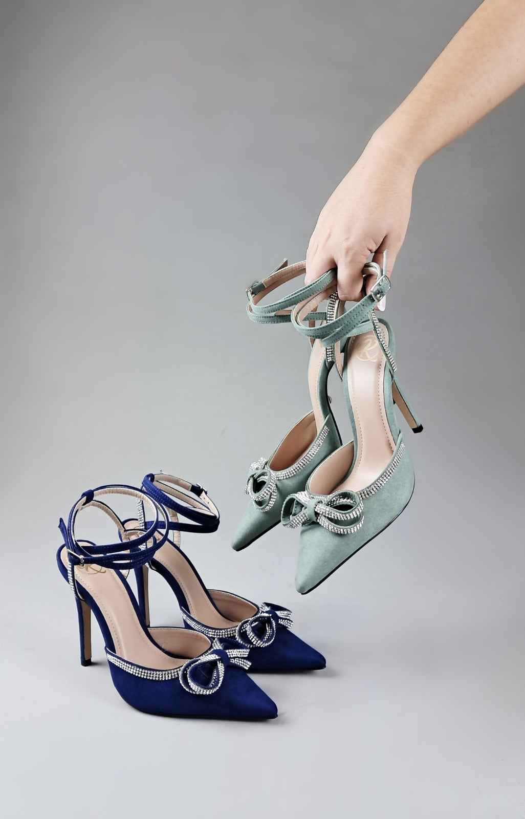 Scarpin Suede Esmeralda Com Laço Salto 11cm